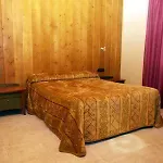 Nogales Hotel Campo (Huesca)