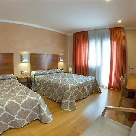 Nogales 3* Campo (Huesca)