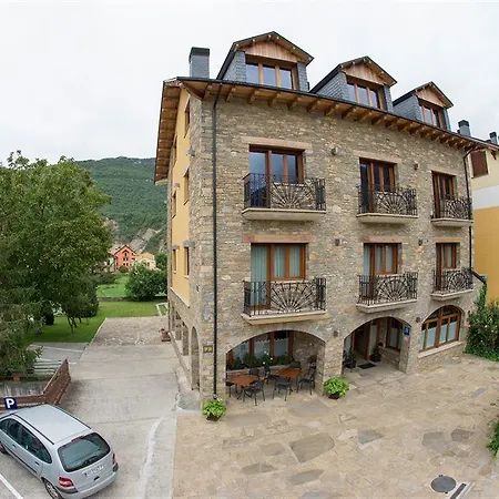 Nogales Campo (Huesca)