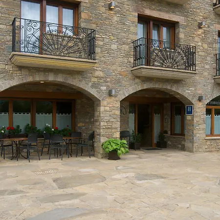 Nogales Hotel Campo (Huesca)